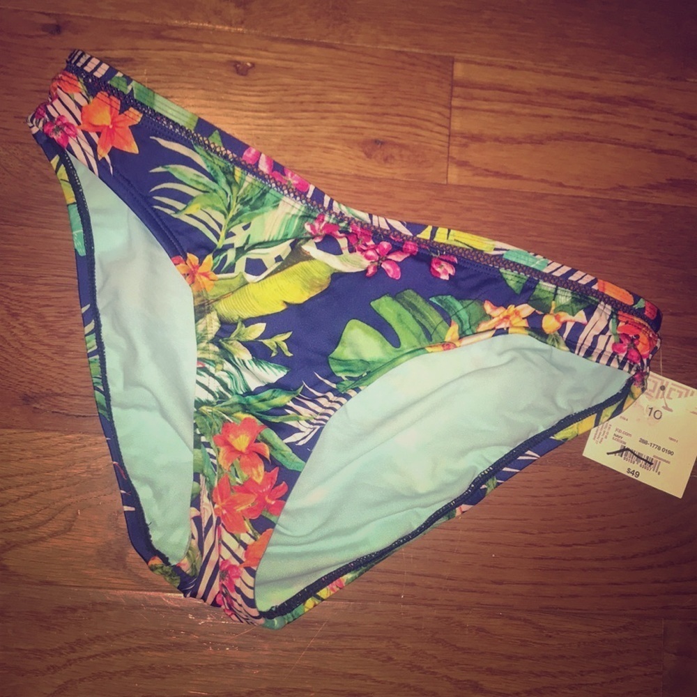 NWT swim bottoms size 10 women’s